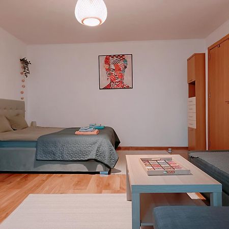 Sunrise Beachfront Relax Residence Констанца Экстерьер фото