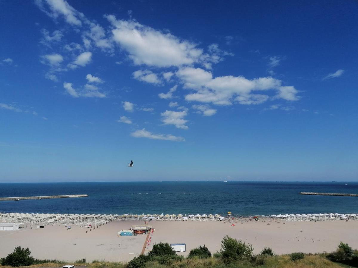 Sunrise Beachfront Relax Residence Констанца Экстерьер фото