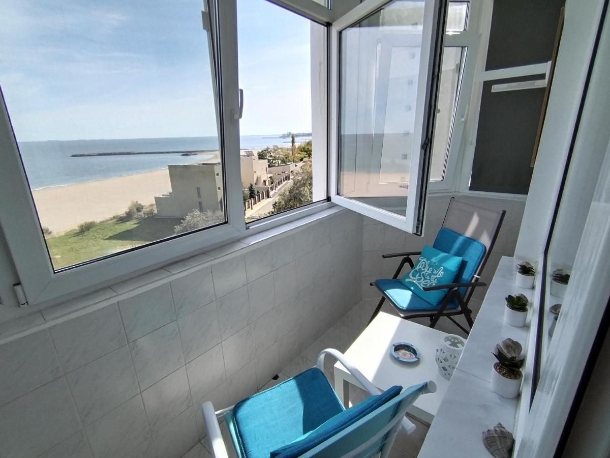 Sunrise Beachfront Relax Residence Констанца Экстерьер фото