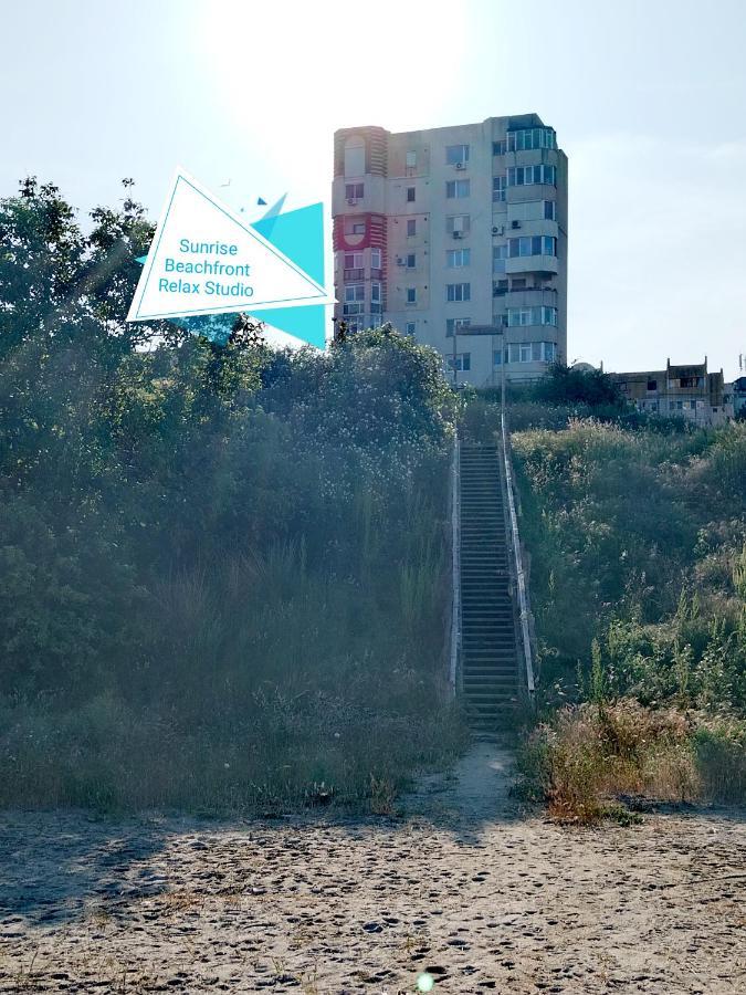 Sunrise Beachfront Relax Residence Констанца Экстерьер фото