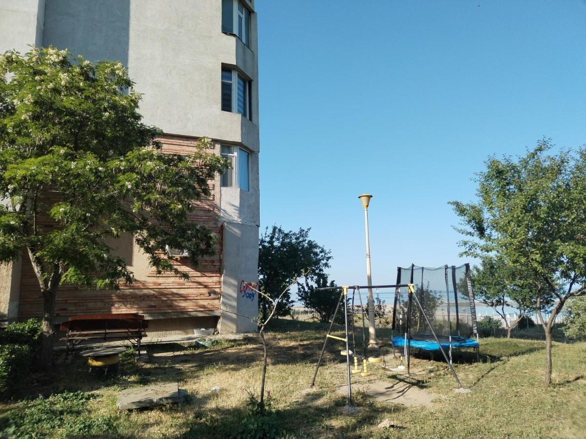 Sunrise Beachfront Relax Residence Констанца Экстерьер фото